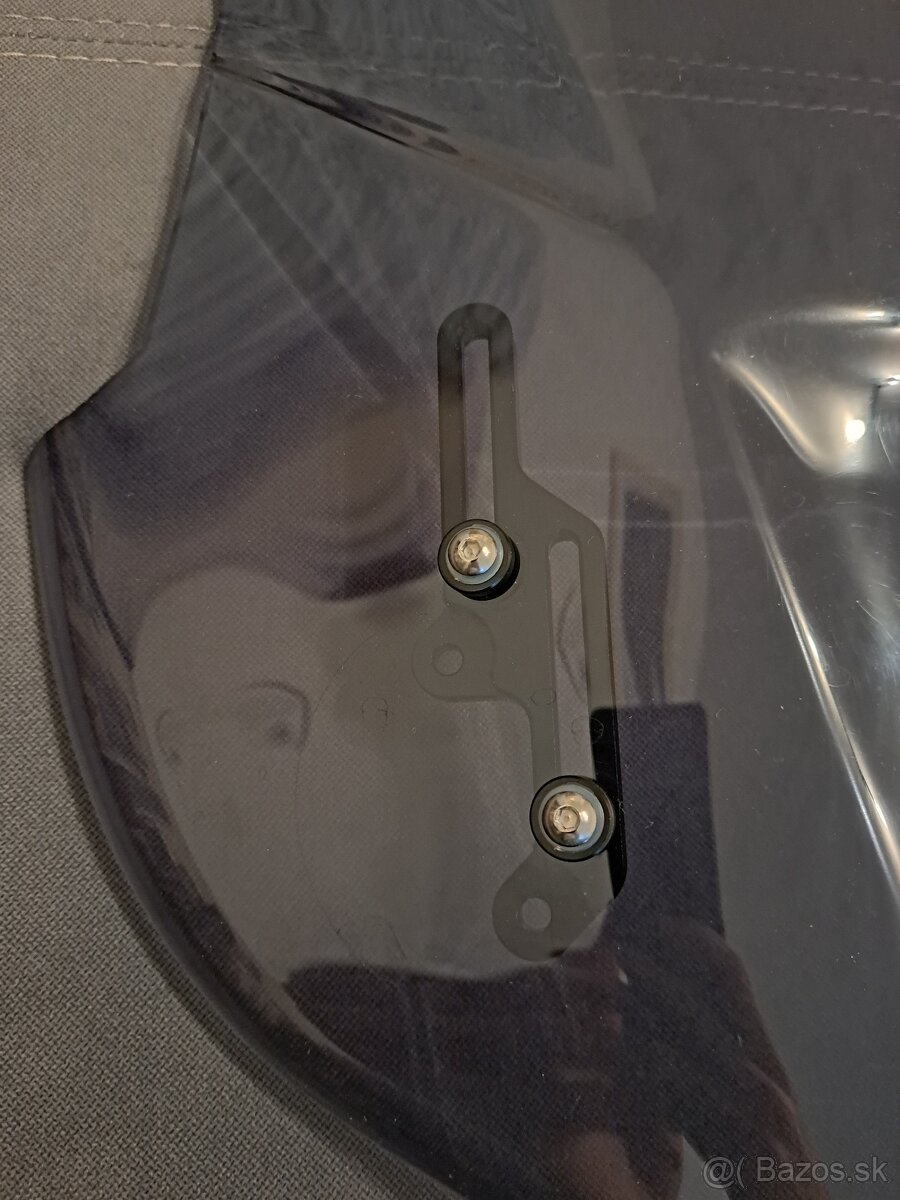 Nastaviteľný držiak plexi pre hondu NC 700 / 750