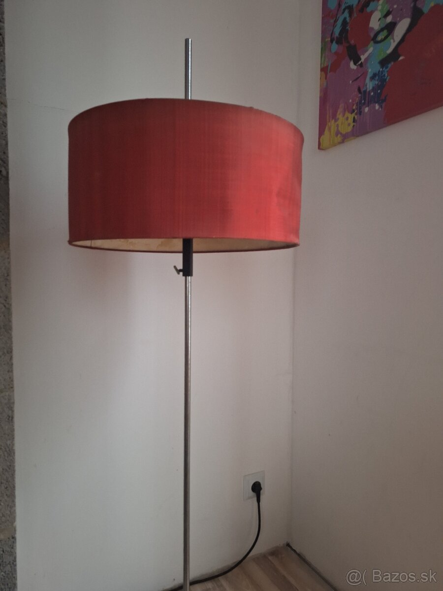 Retro stojaca lampa