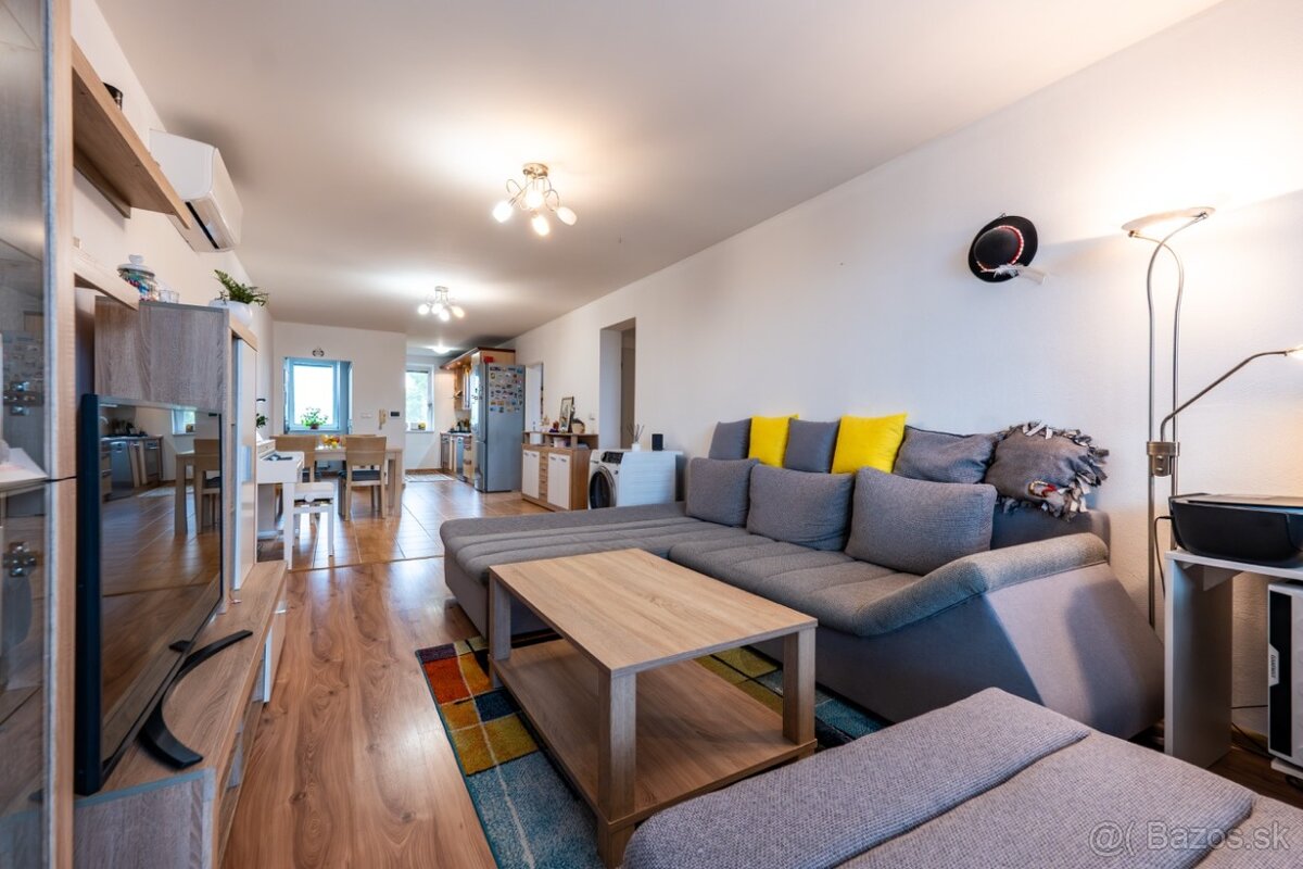 Priestranný 3 izbový byt + garáž, Beckov