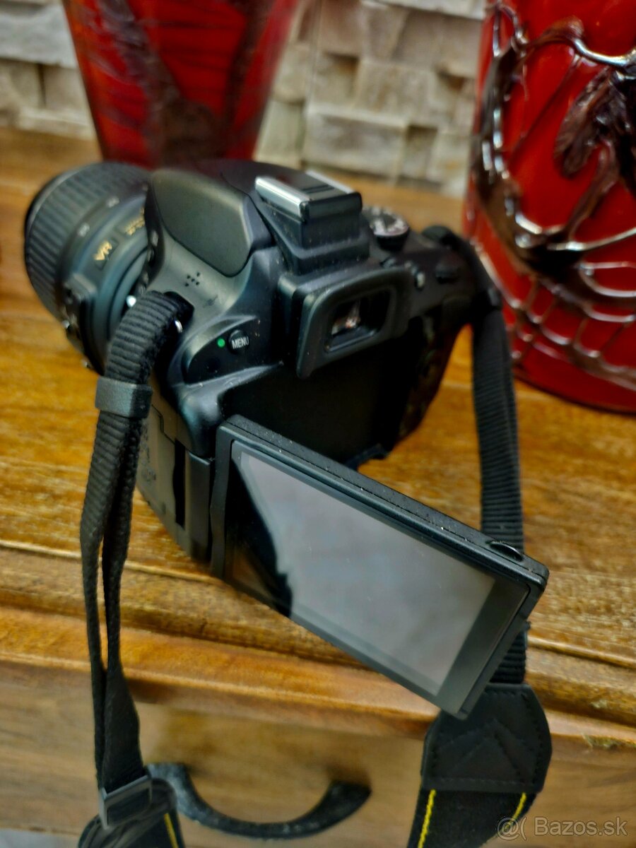 Predam digitalnu zrkadlovku NIKON