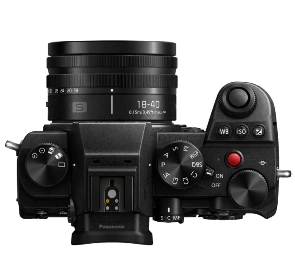 Panasonic Lumix DC-S5 +objektiv 18-40 -zcela nove