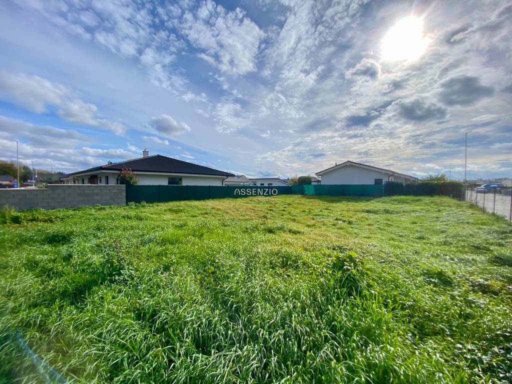ASSENZIO – PREDAJ – Pozemok v obľúbenej lokalite Novej Dedin