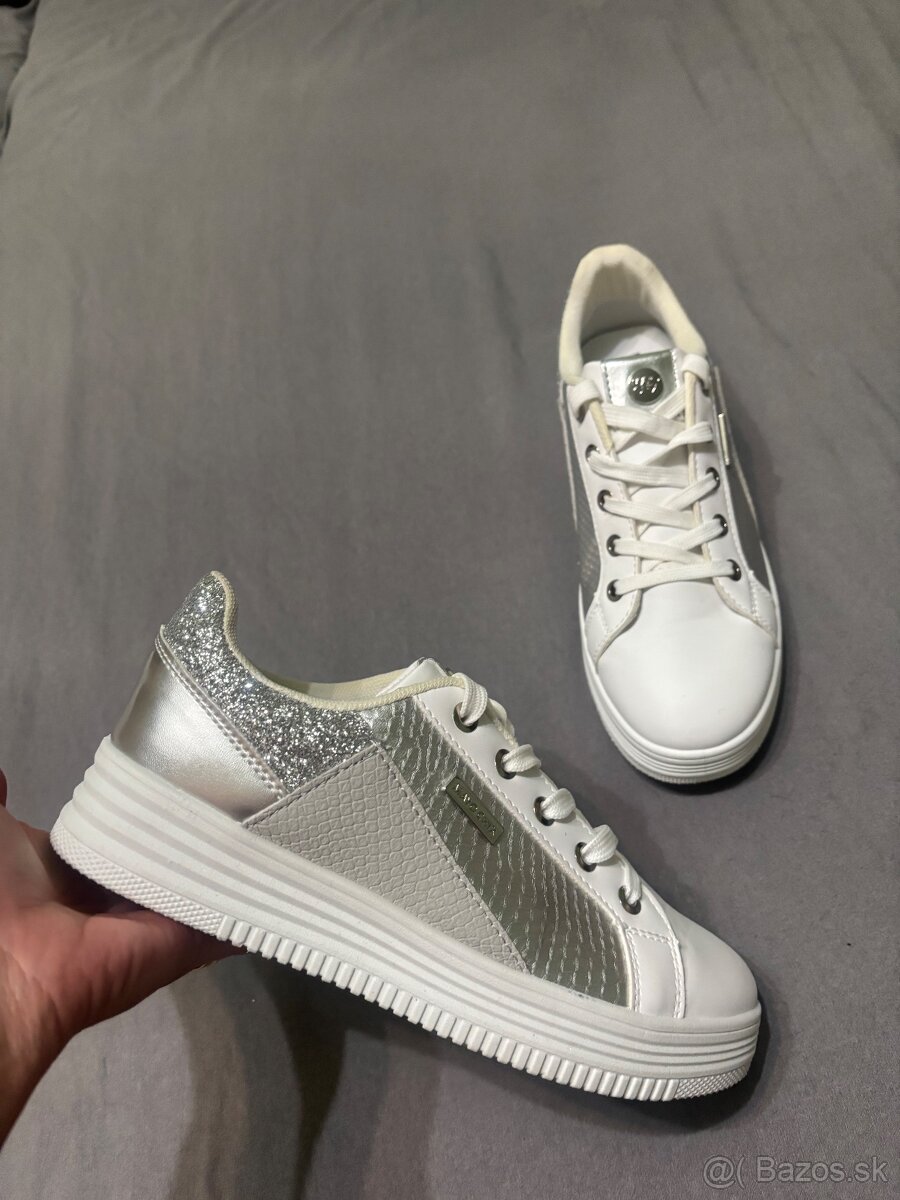 Damske biele kožené tenisky Mayo chix