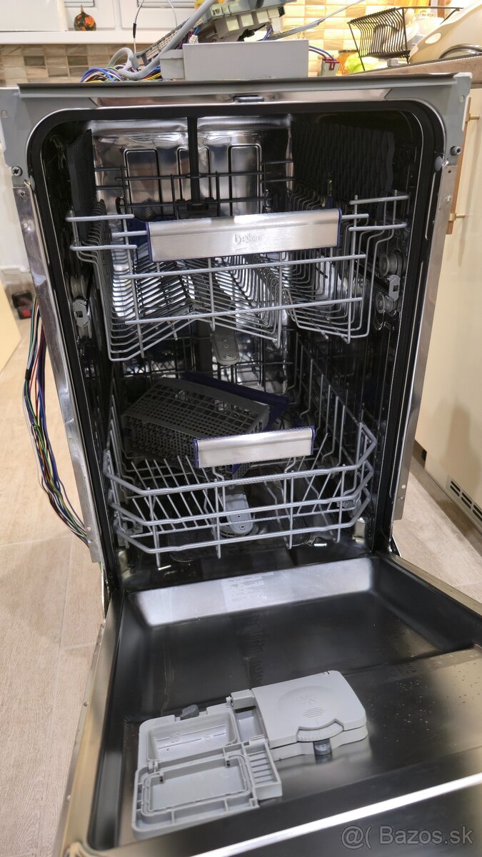 Predám umývačku riadu 45cm Beko DIS28020