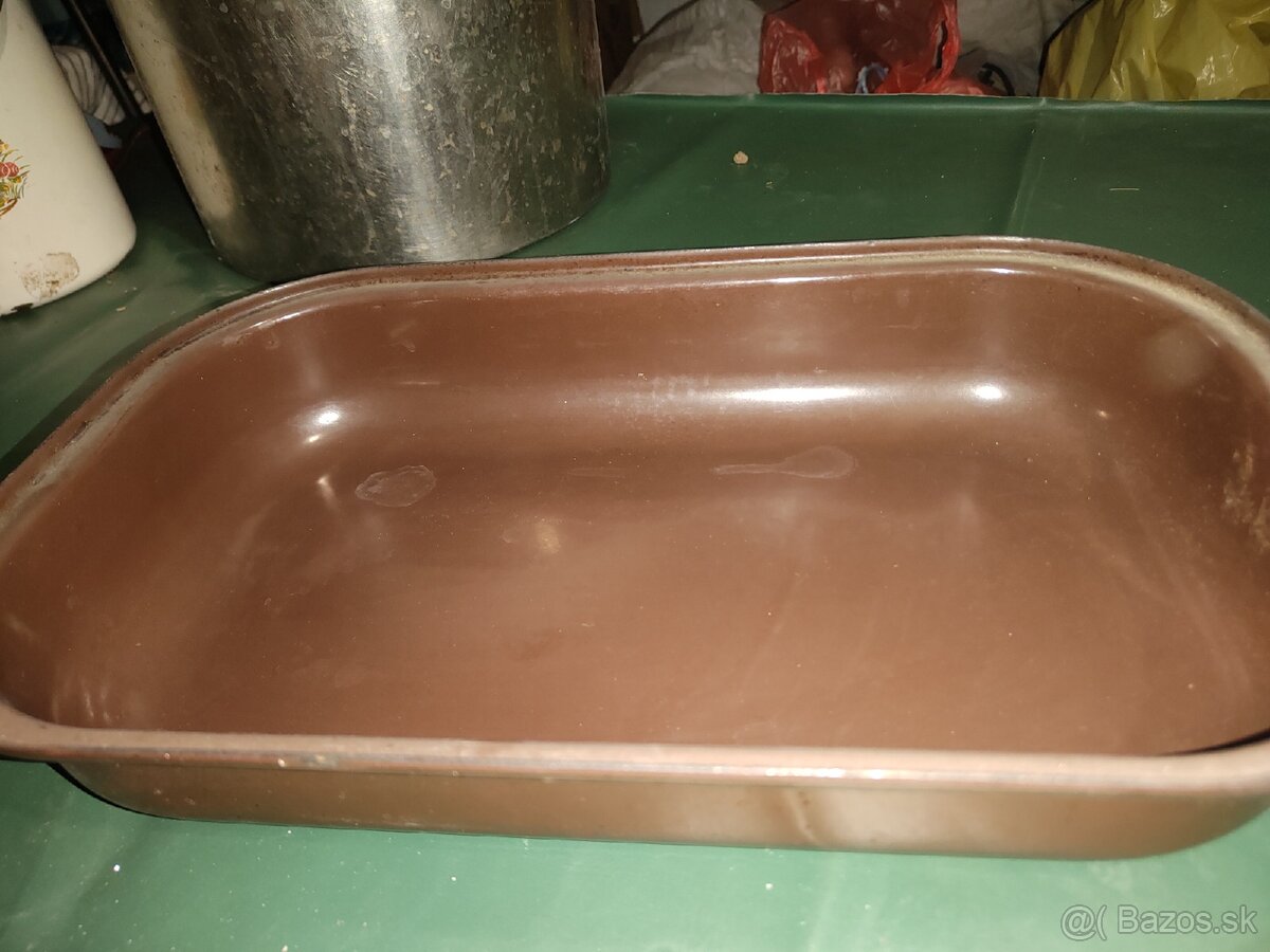 Smaltovy pekáč s uchami 34x23x7 akcia 10€