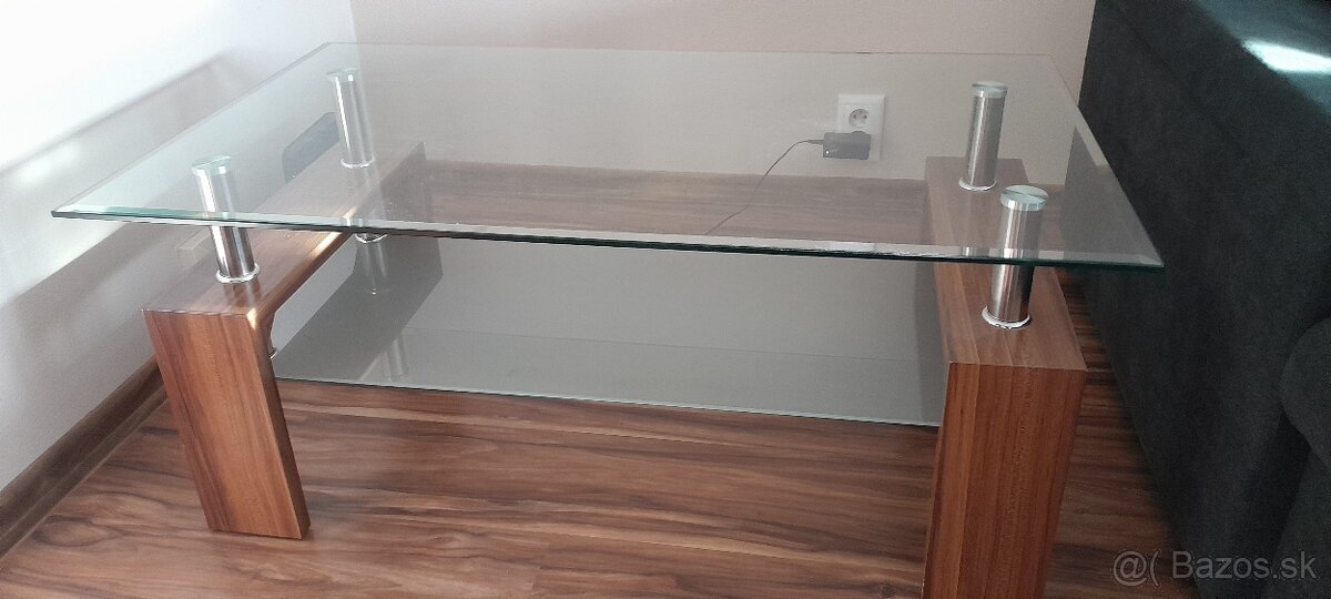 konferenčný stolík do obývačky