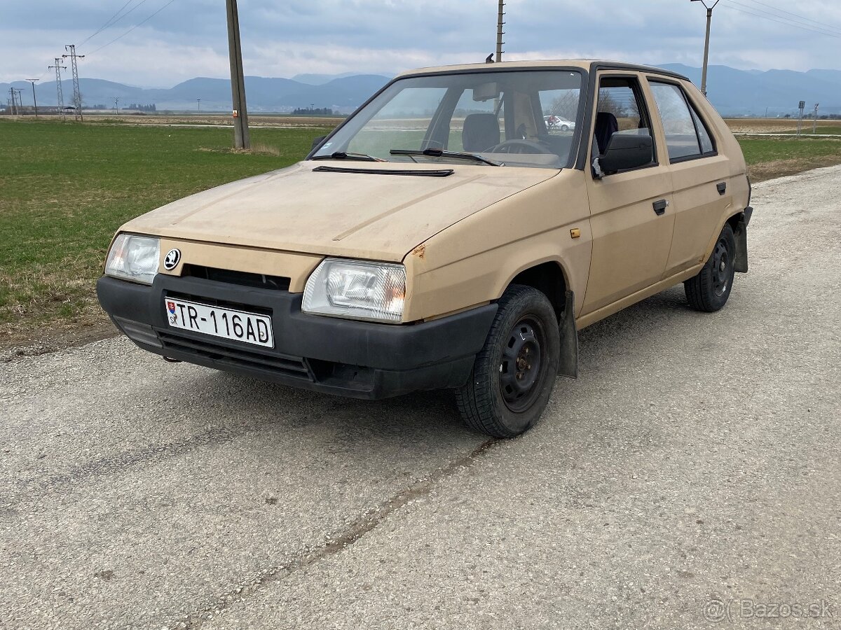 Škoda favorit 135 rv 1990 SK TP a ŠPZ sezónne prezutie