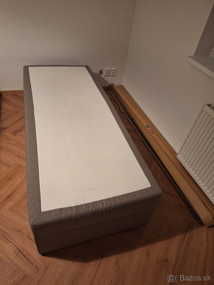 Predám posteľ s úložným priestorom