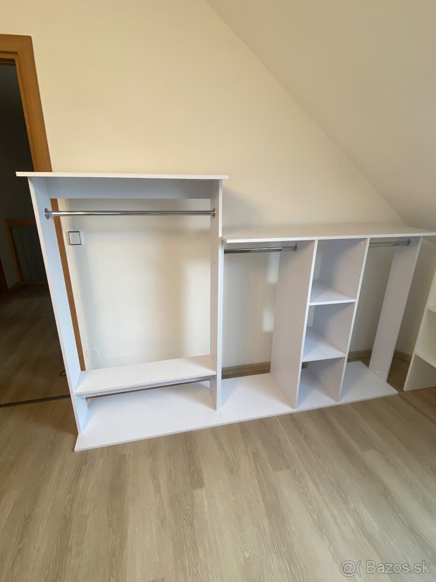 Šatníkový organizér