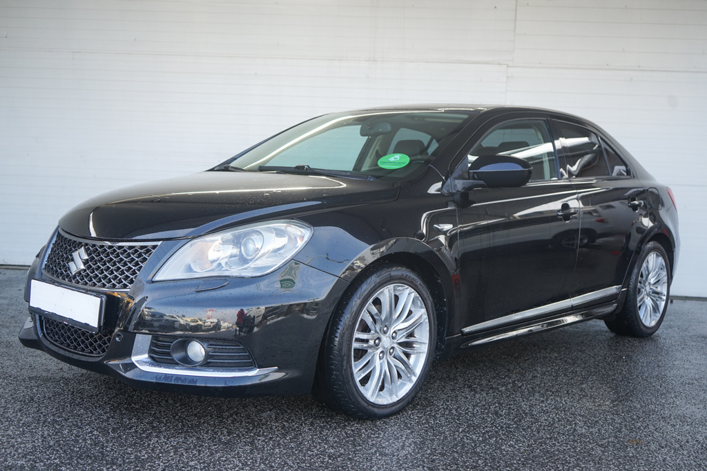 23- SUZUKI Kizashi, 2011, benzín, 2.4 CVT 4WD, 131 kW