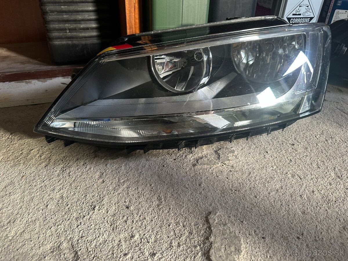 VW Jetta 2011-2018 MK6 originál hlavný svetlomet LED