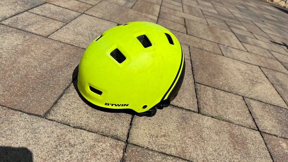 detská cyklistická prilba BTWIN