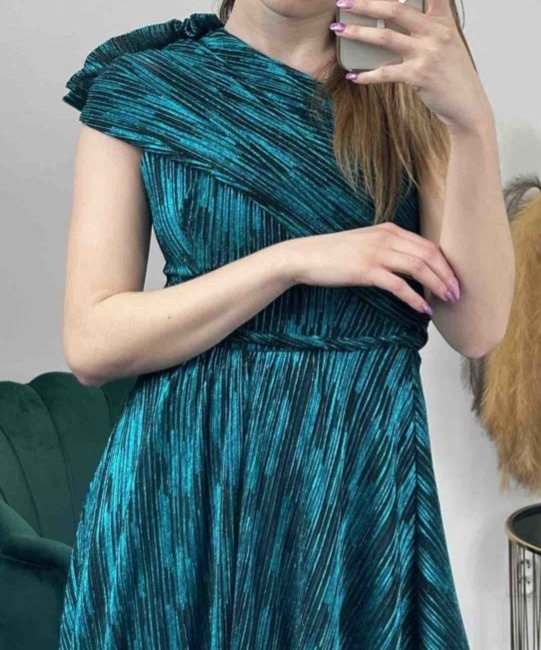 Elegantné spoločenské šaty - veľ. 38