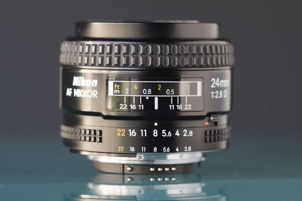 Objektiv na NIKON AF Nikkor 24mm f/2.8D