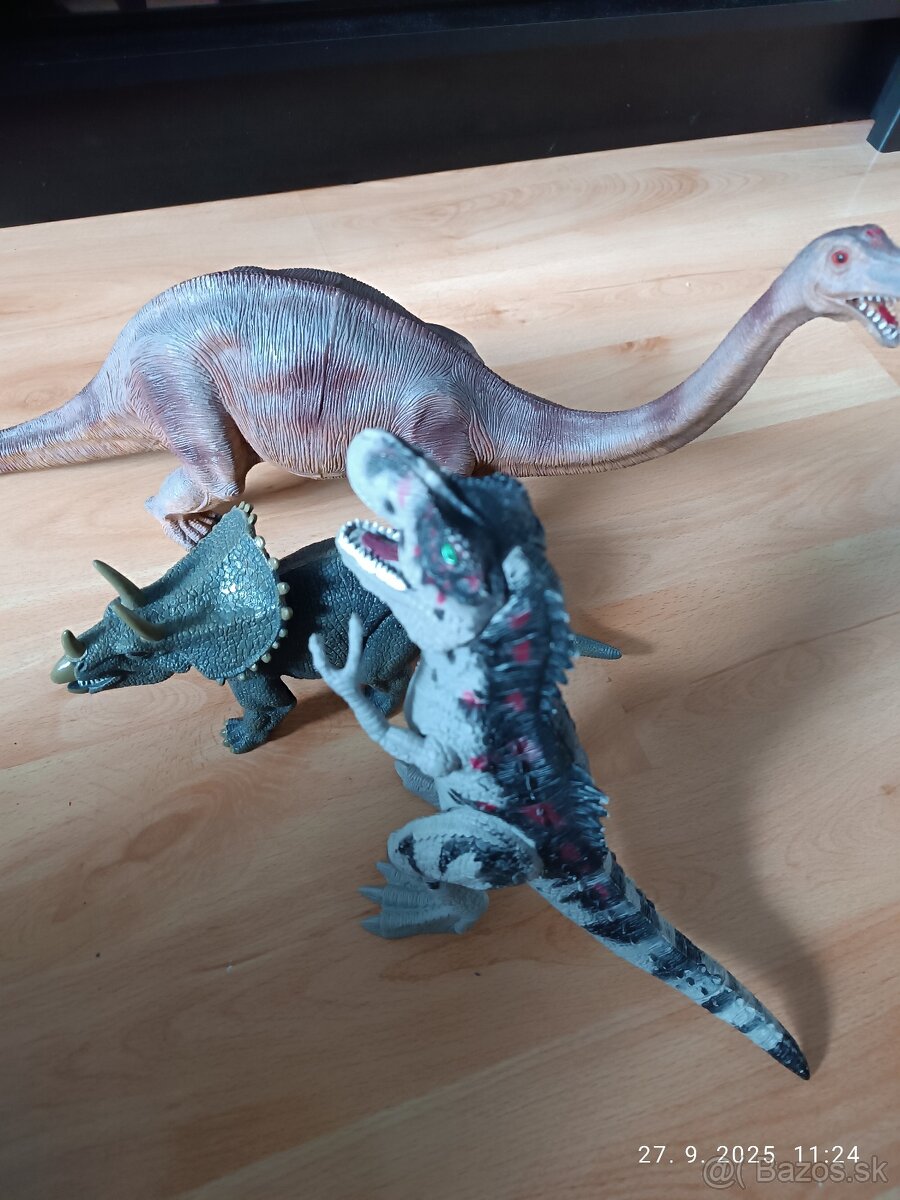 Dinosaury