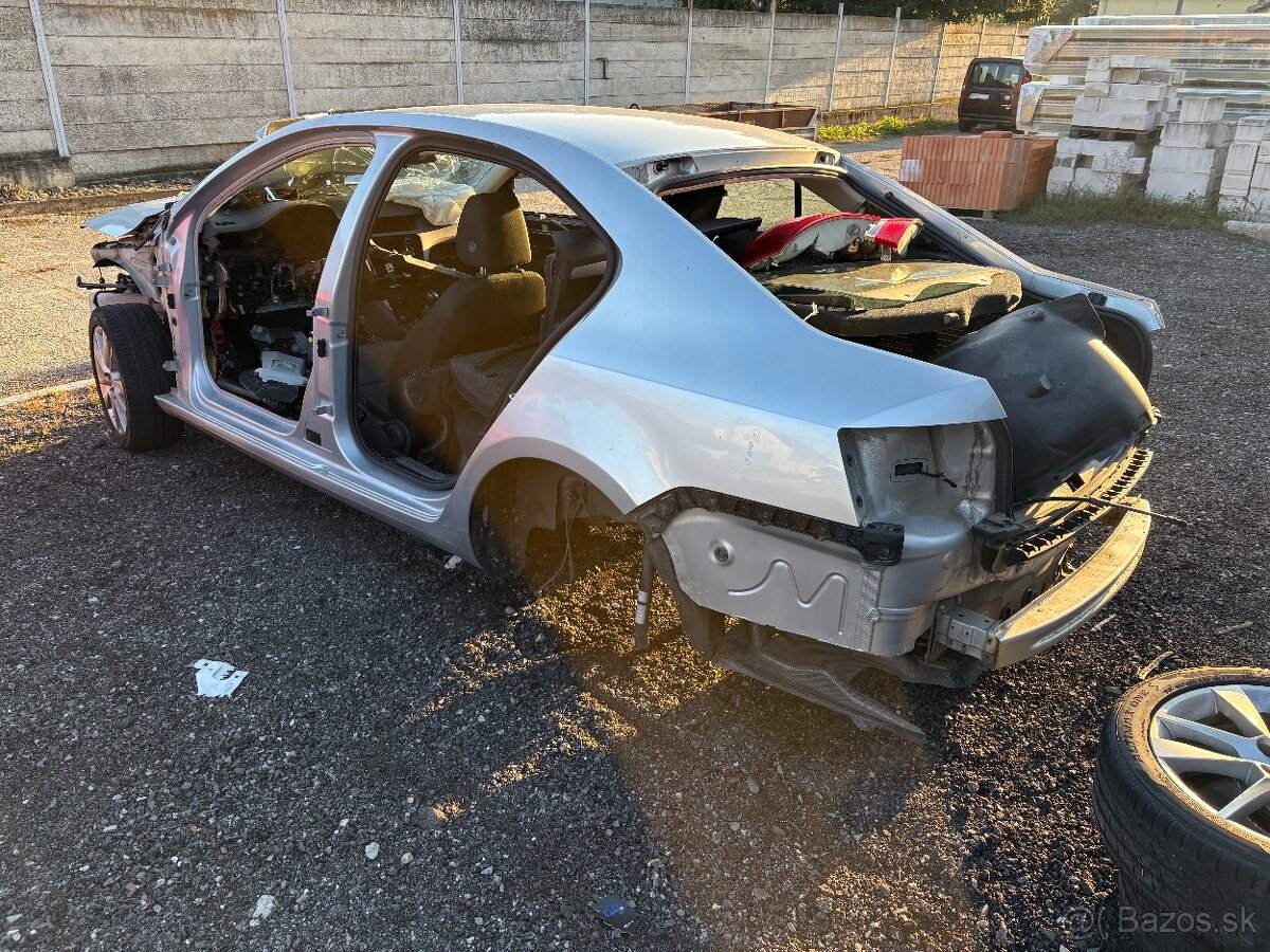 Predám holý skelet karosériu škoda Octavia 3 sedan