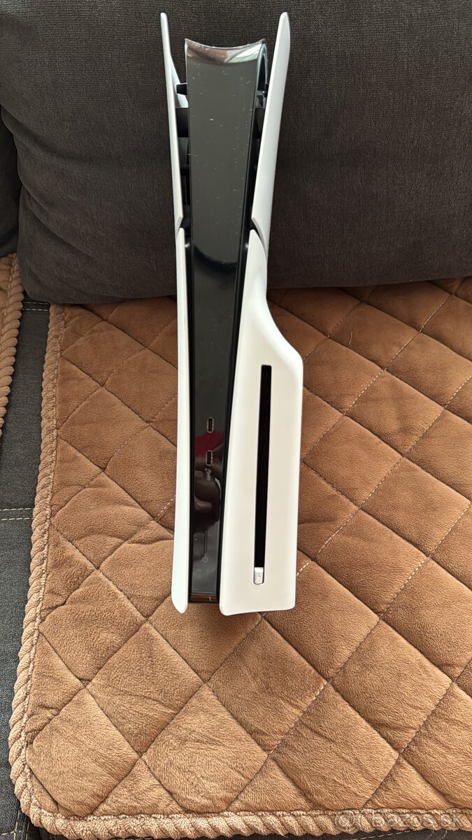 Playstation 5 1 Tb vo velmi dobrom stave ako nove.