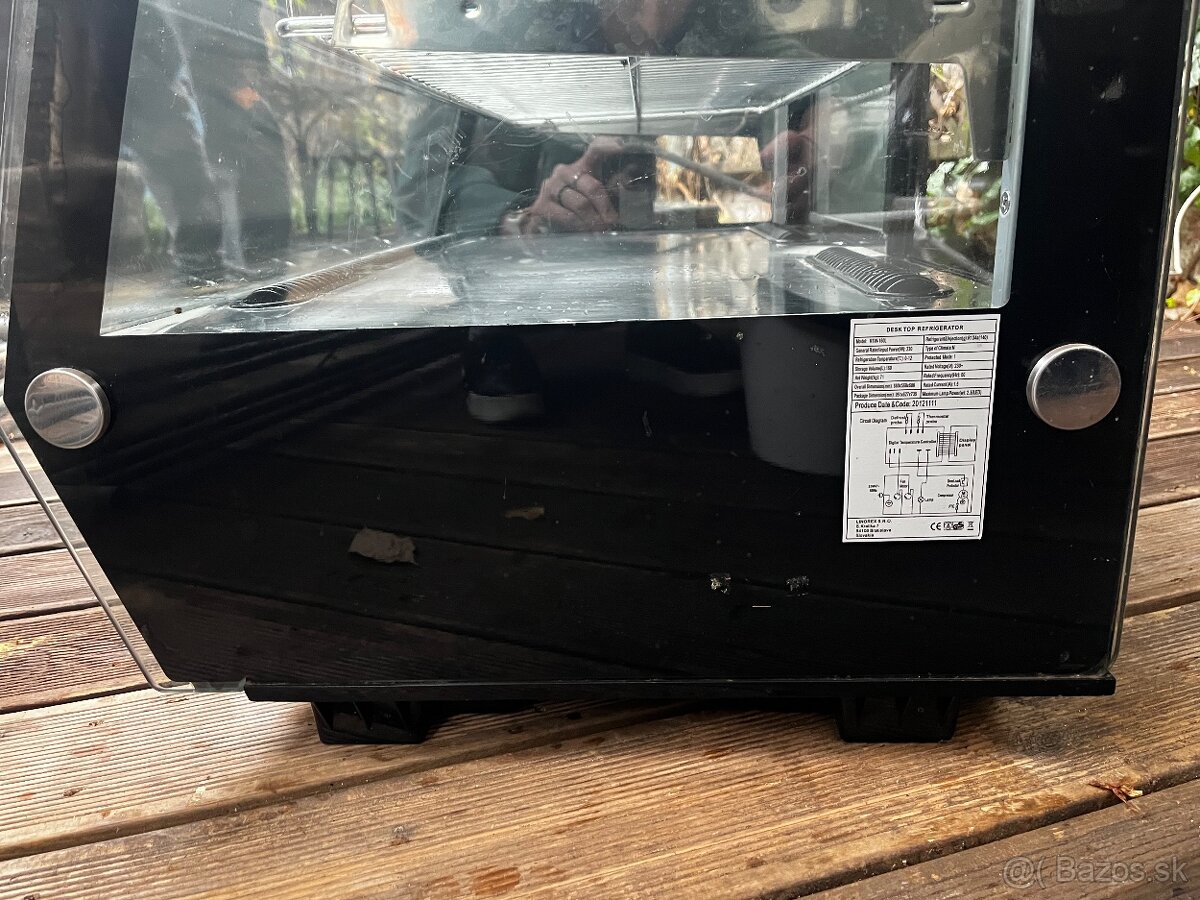 Stolová chladiaca vitrína – 160 litrov
