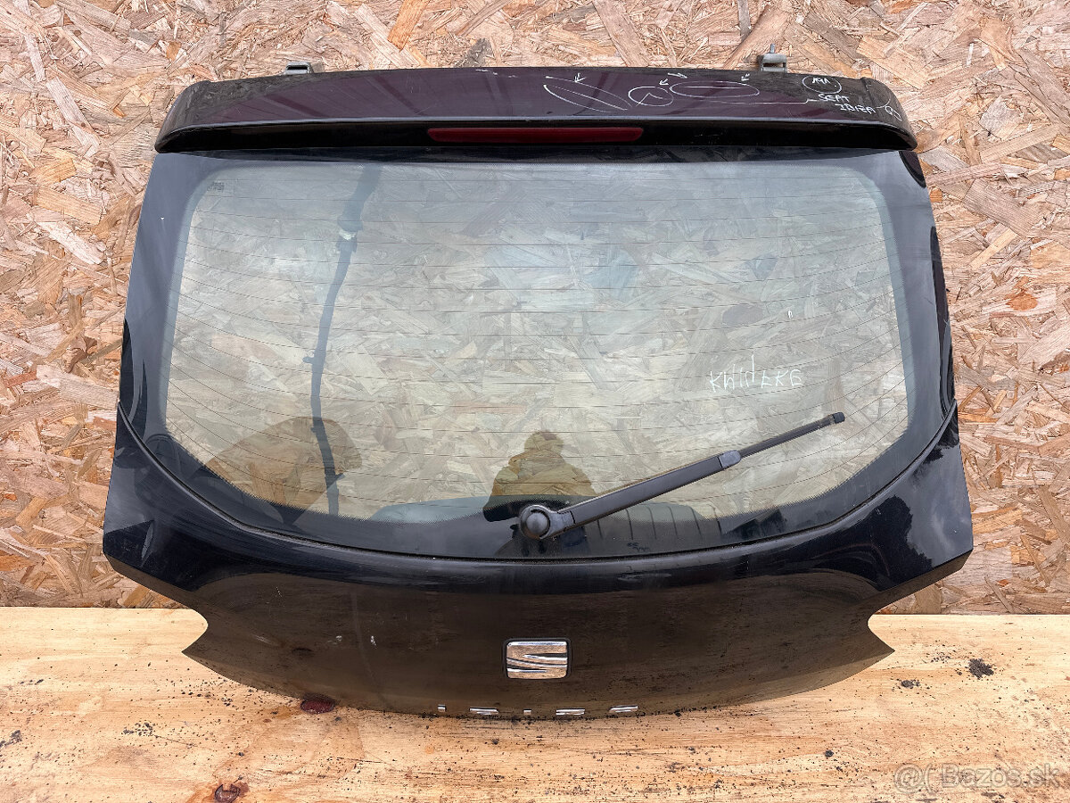 PRODÁM PÁTE DVEŘE, ZADNÍ VÍKO KUFRU SEAT IBIZA 6J