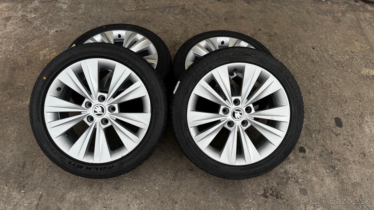Škoda Superb letne kolesa 225/45R17