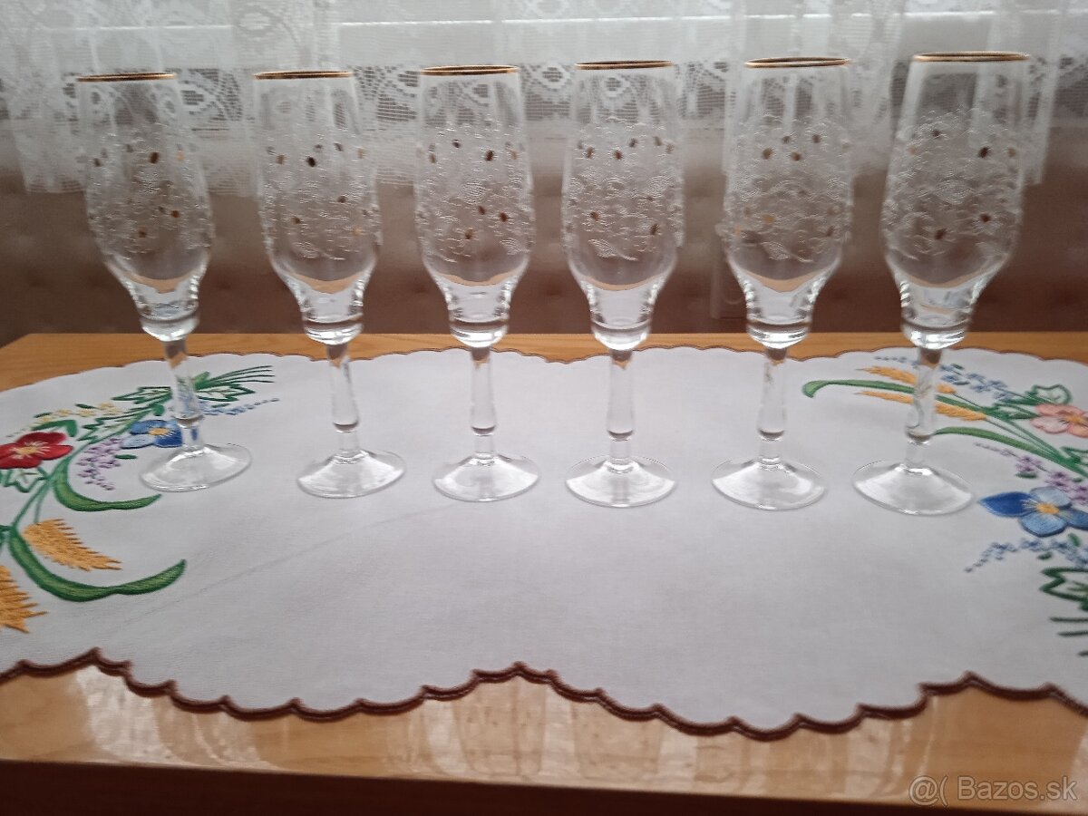 Retro vínové poháre