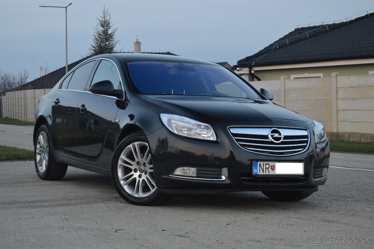 Opel Insignia 2.0CDTi r.v.2010,2.majitelka, Kup SR. Top stav