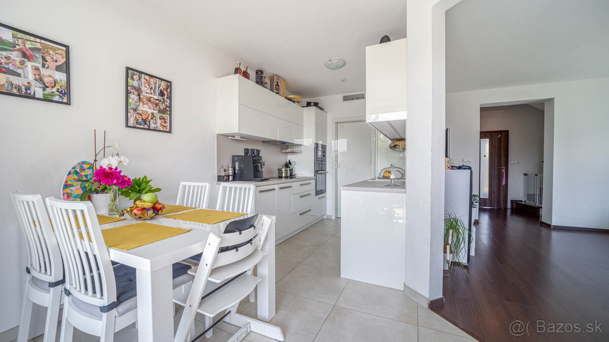 Posledný 5izb RD kompletne zariadený s garážou v krásnom pro