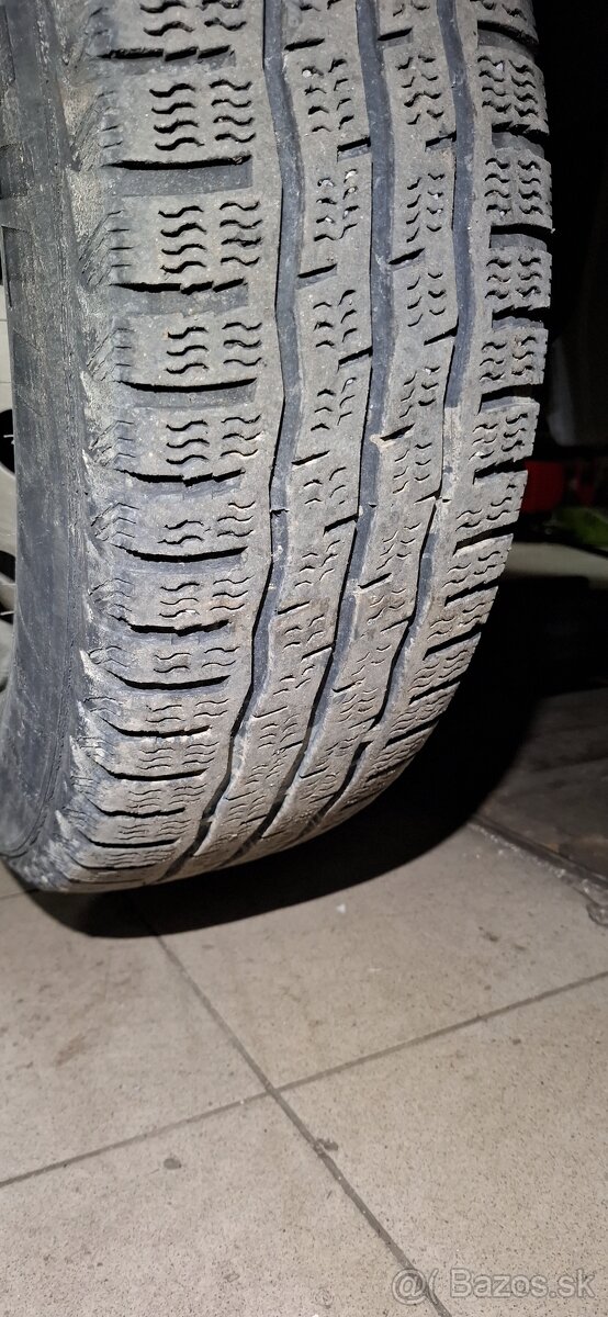 215/70 R15C zimne pneu na dodavku