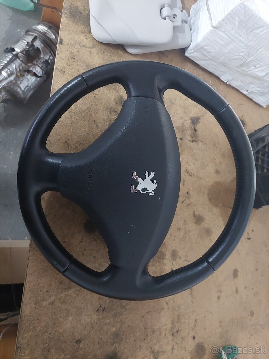 Predám volant peugeot
