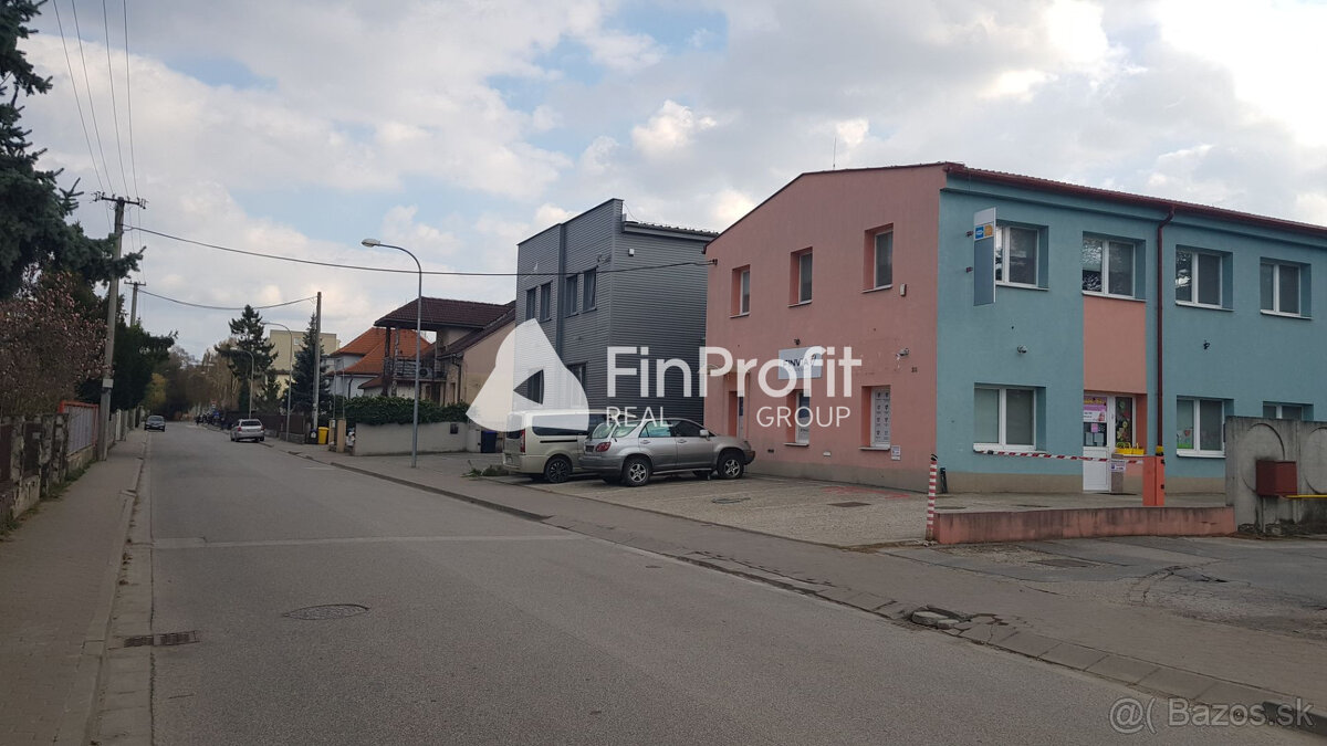 Prenajmem komerčné priestory v Nitre 240m2.