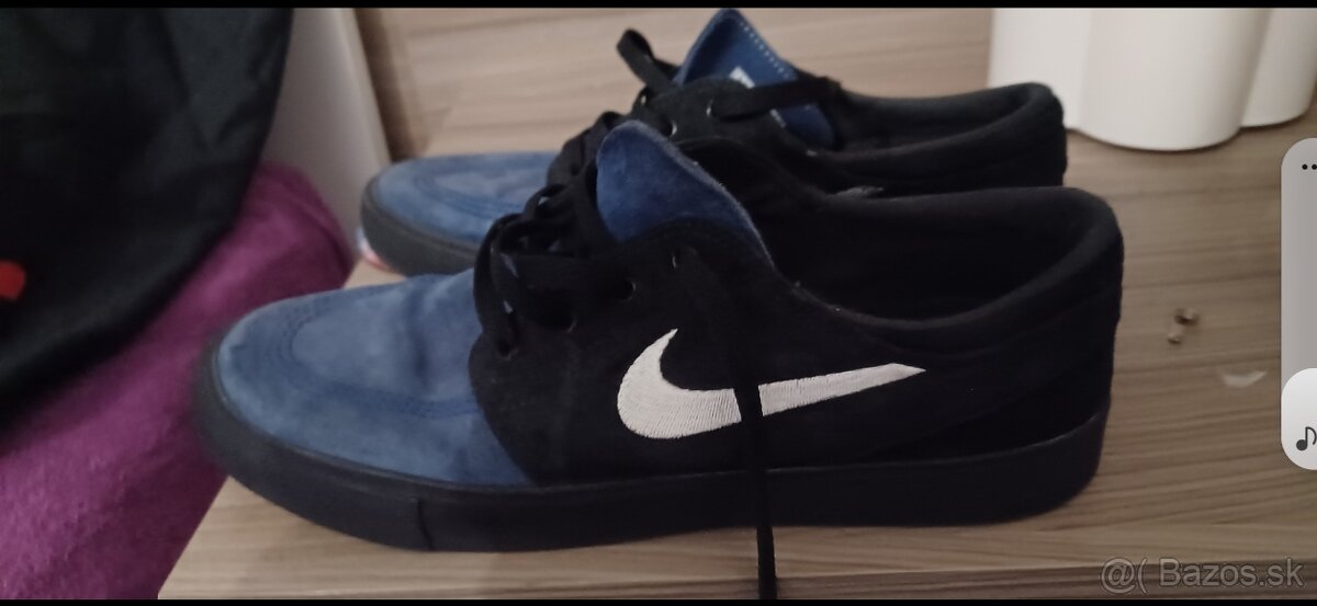 Nike 42