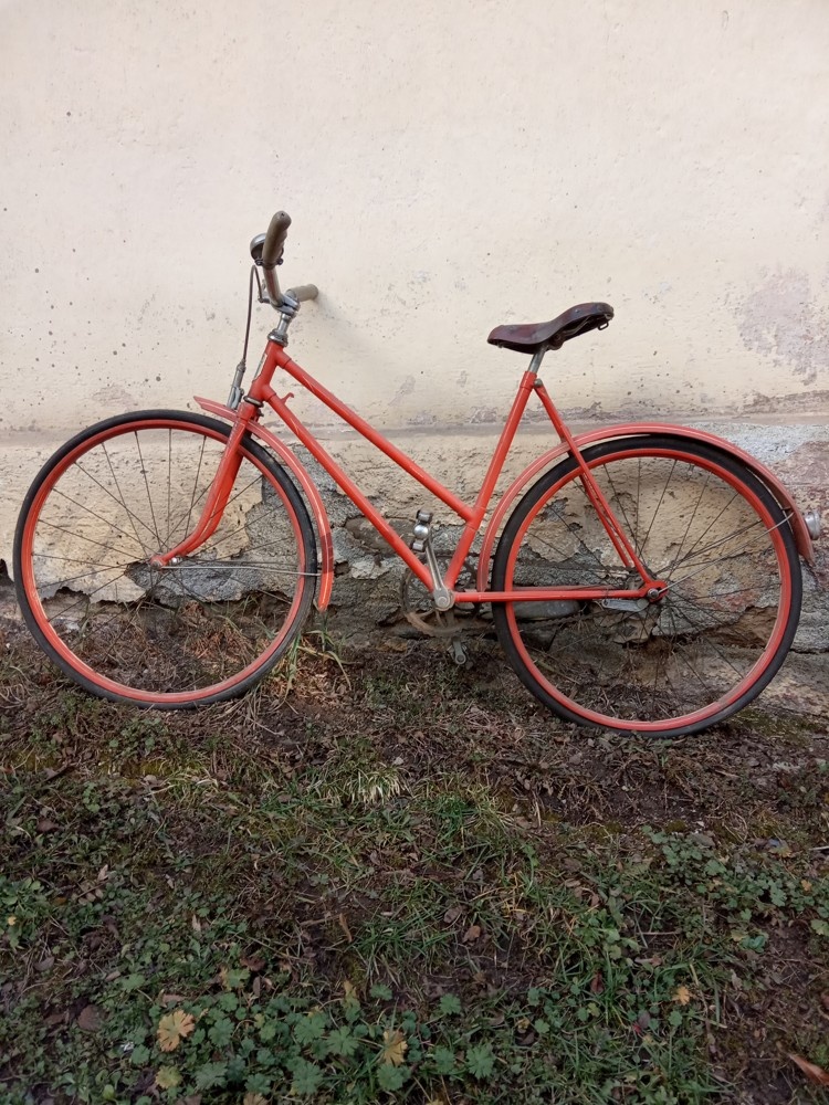 Predám starý cca 52 ročný detský bicykel Pionier