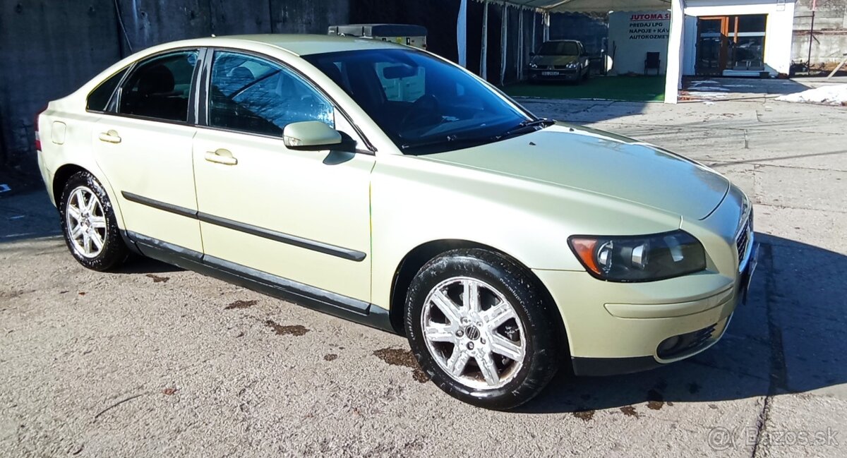 Volvo S40,veľmi zachovalé,nová STK a EK ( pl. do febr.2027)