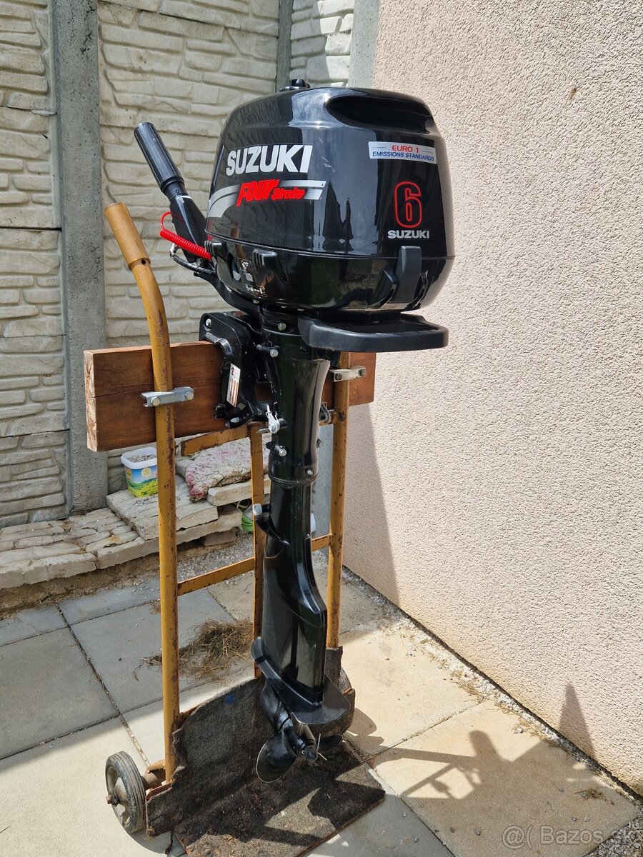 závesný lodný motor suzuki