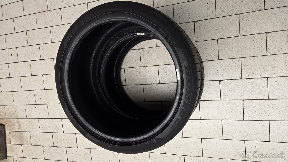 Pirelli p zero 285/30r19