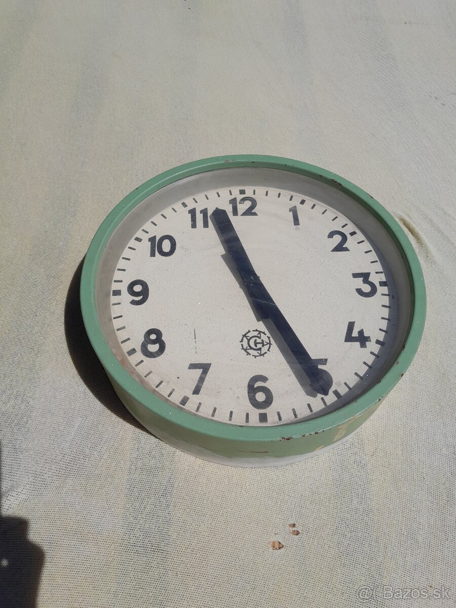 HODINY 60V  PRIEMER je 32cm