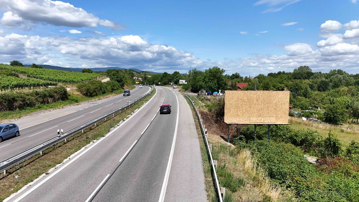 BIGBOARD - Hlavná cesta medzi Svätým Jurom a Pezinkom