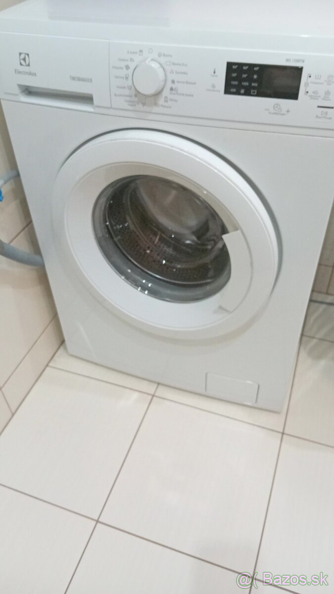 Práčka Electrolux - slim