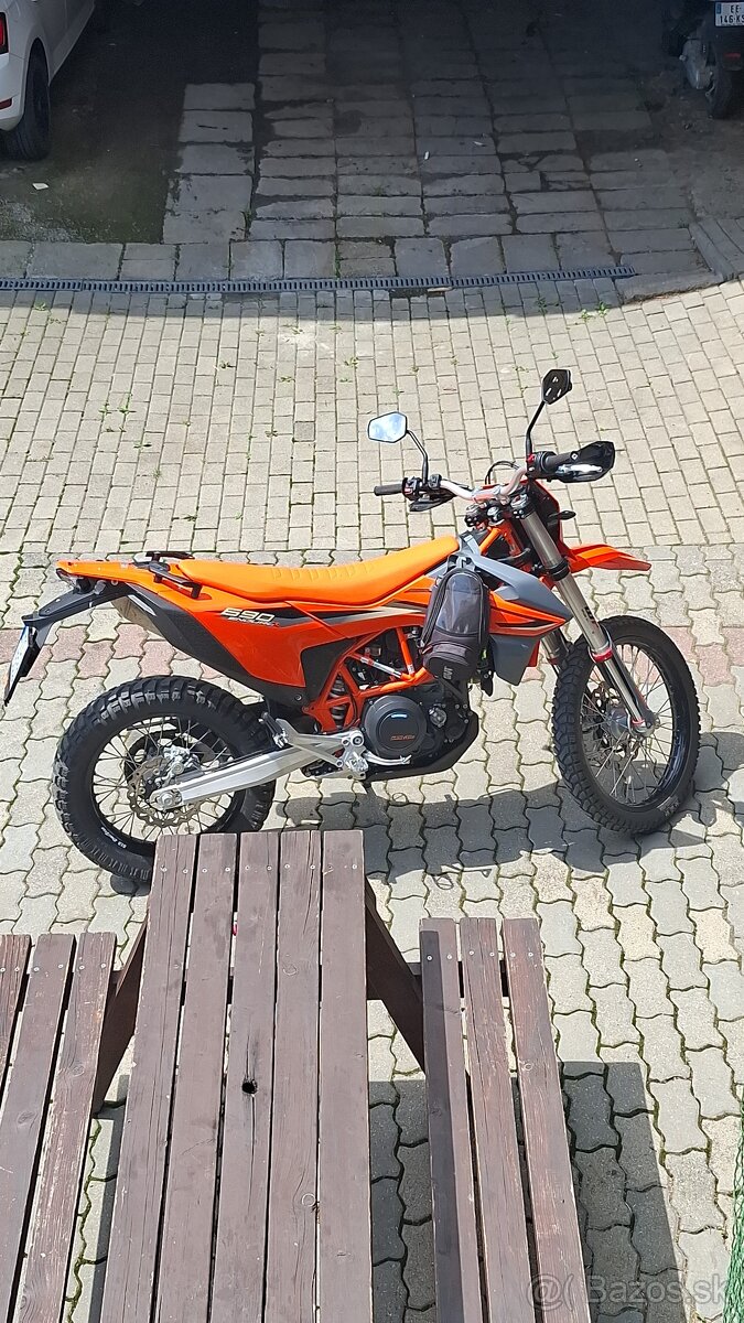 KTM 690