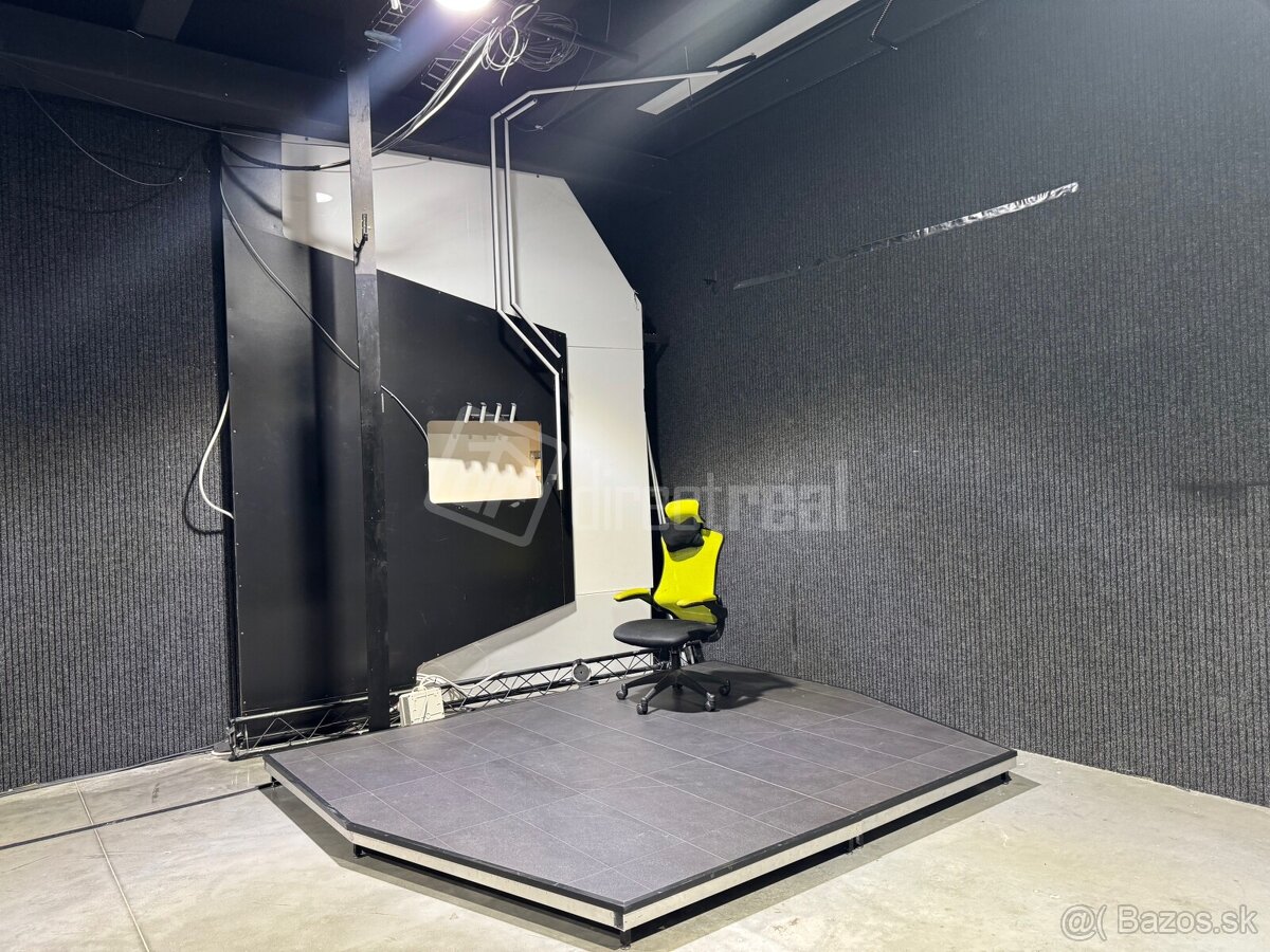 Nahrávacie štúdio, rádio, televízia, podcasty, influ…