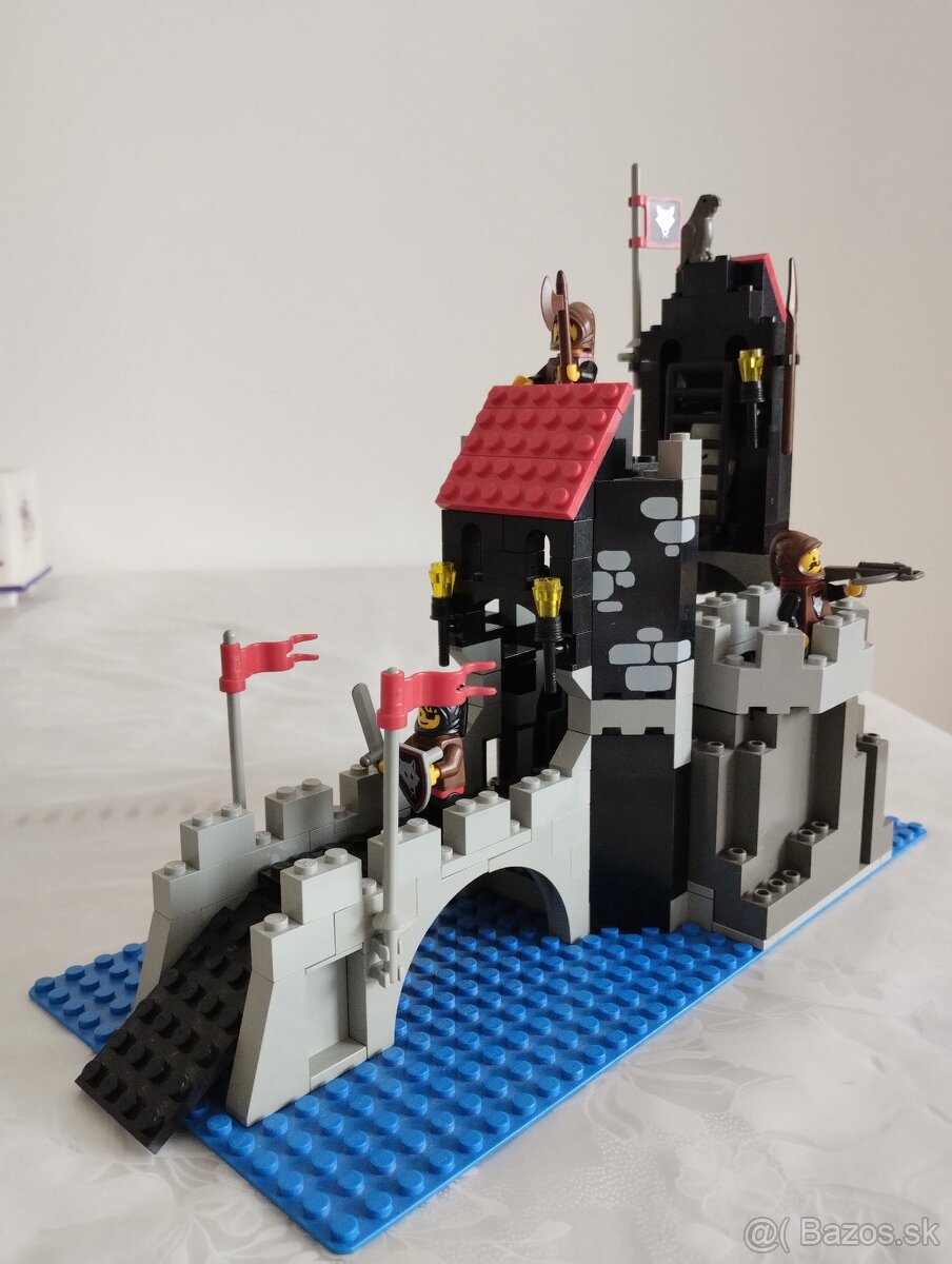 LEGO Castle 6075 Wolfpack Tower