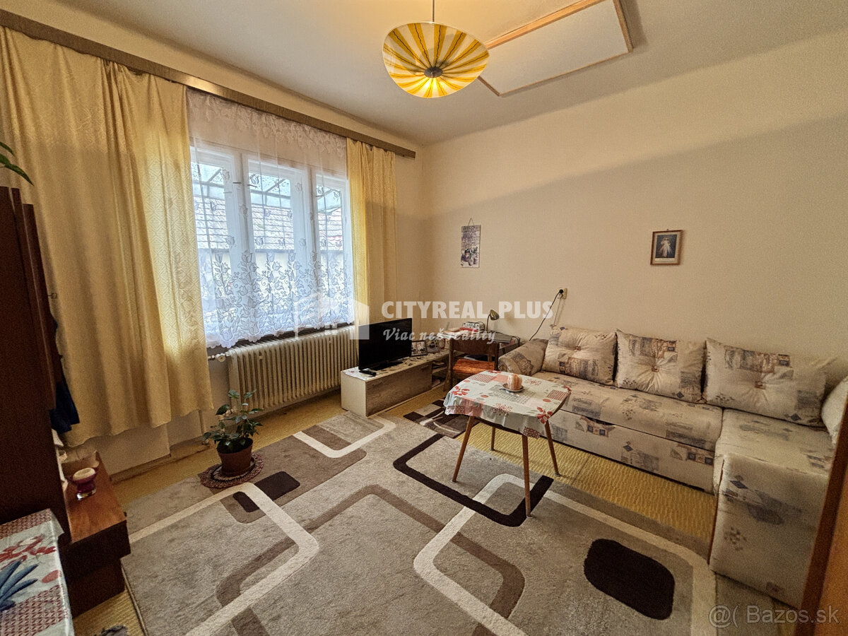 ZNÍŽENÁ CENA Ponúkame na predaj priestranný tehlový rodinný