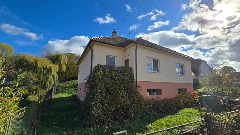 RD s veľkým pozemkom v obci Bohunice - poz. 3247 m2