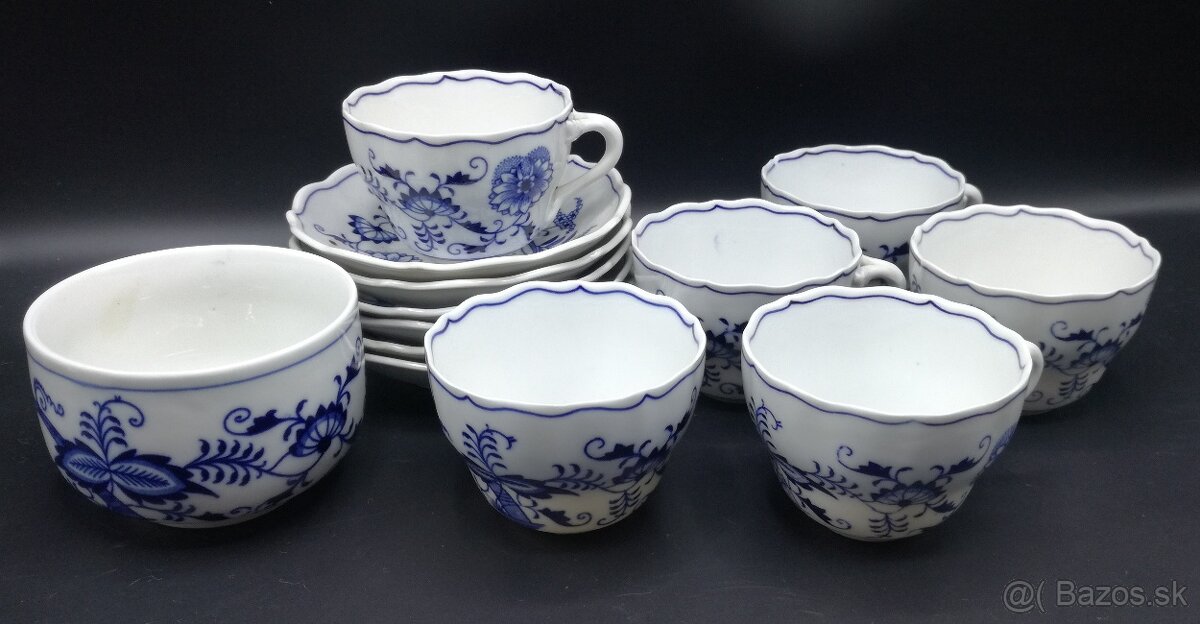 Dubí šálky s podšálkami a cukornička