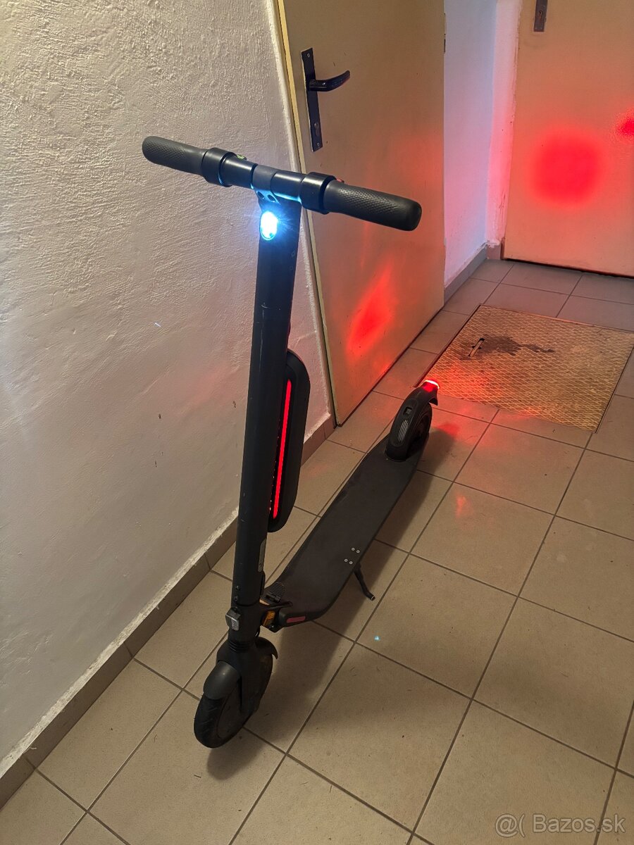 Segway Ninebot Kickscooter E25A - elektrická kolobežka