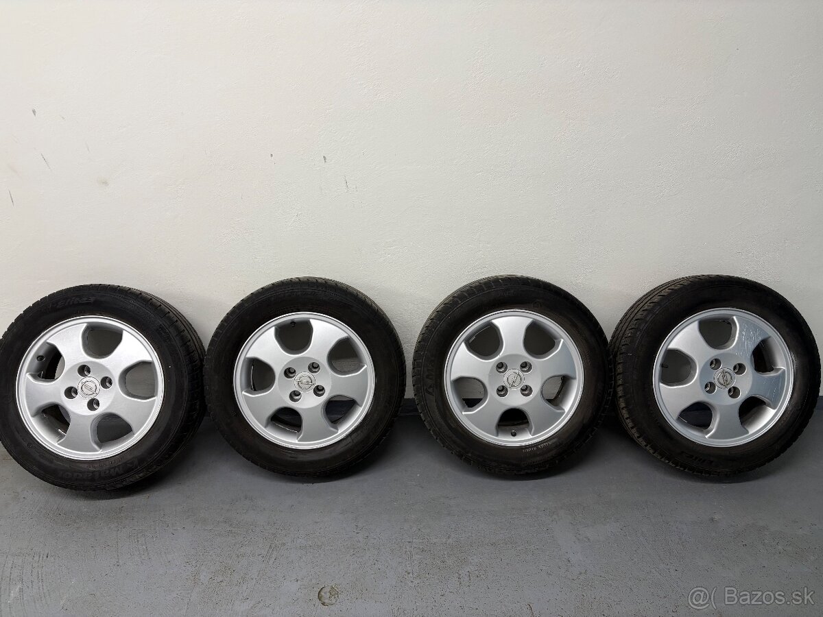 Elektróny R15 4x100