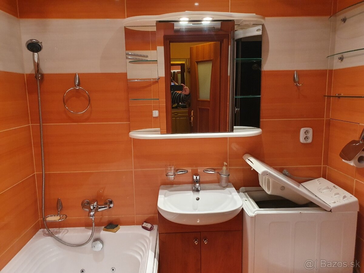 Prenájom 3 izb. byt s balkónom Veľké Rovné