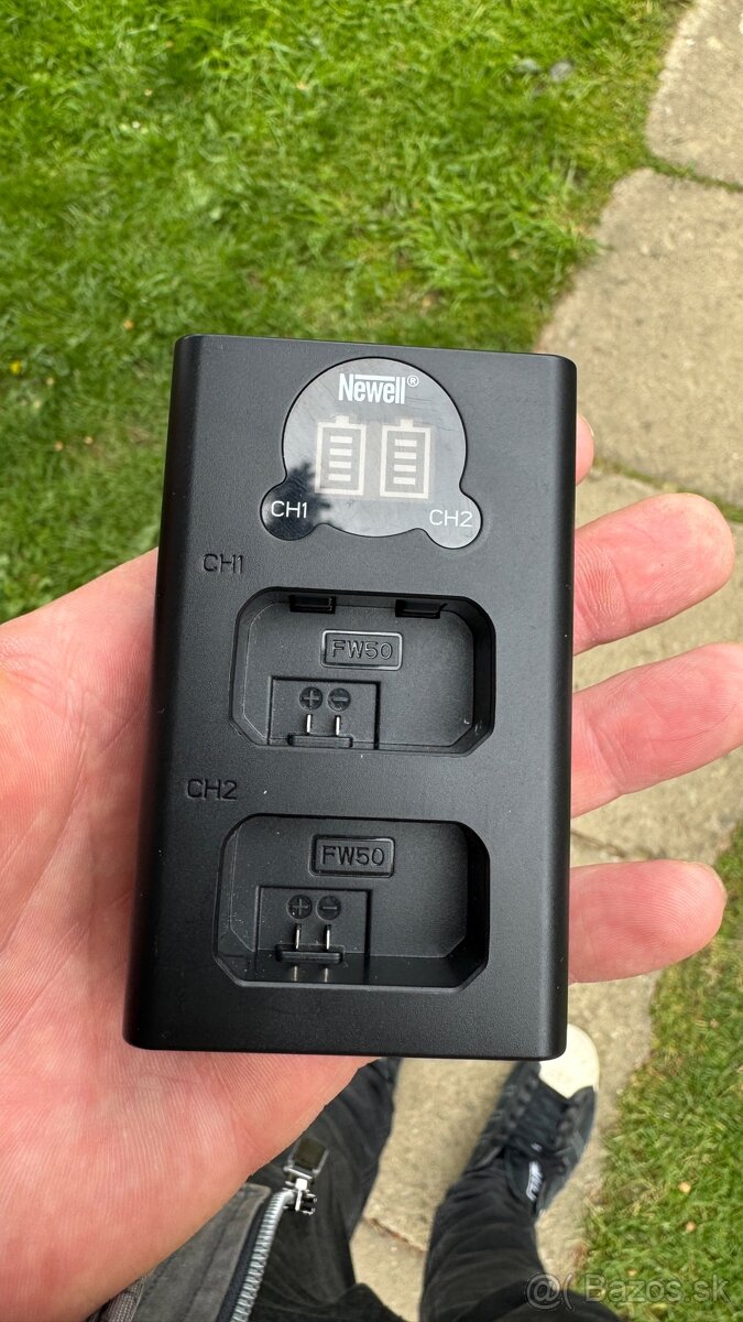 Rýchlostná USB-C duálna nabíjačka pre NP-FW50 batérie