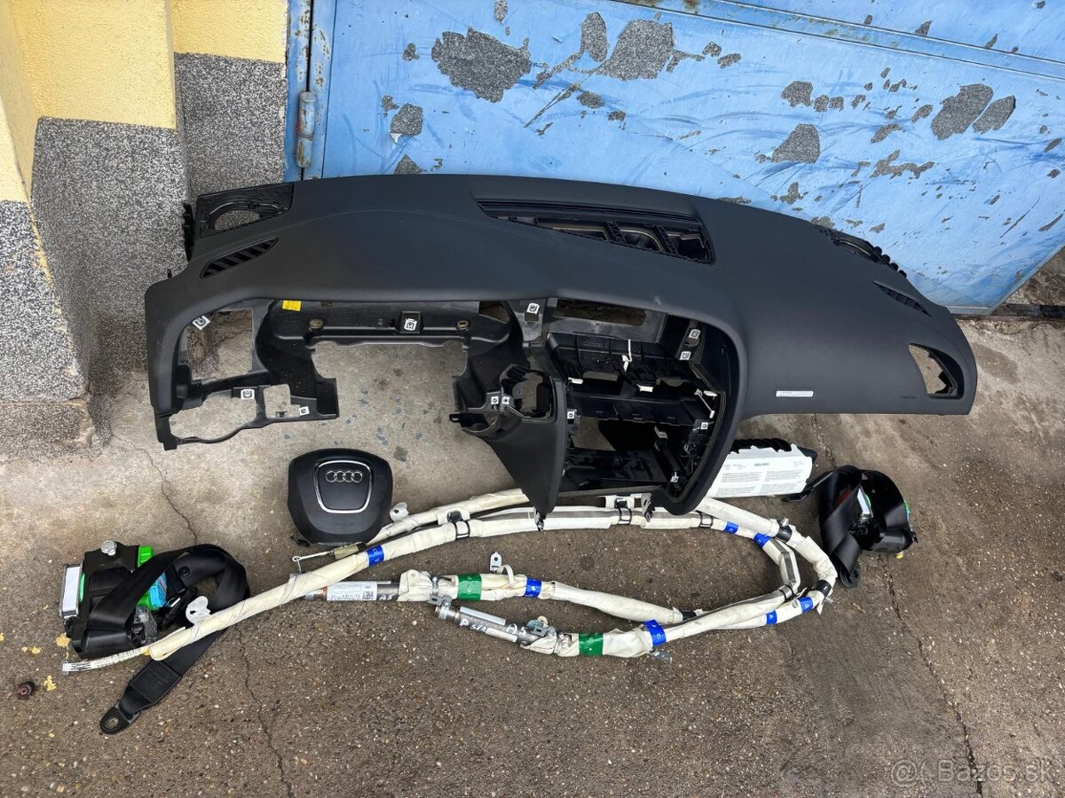 Audi A4 A5 palubná doska s airbagmi