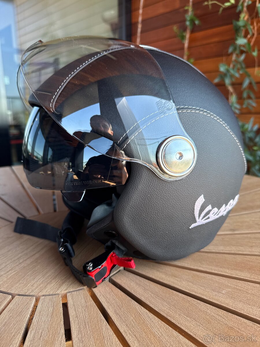 Prilba Vespa Vantage kůže ručně šitá, velkost M